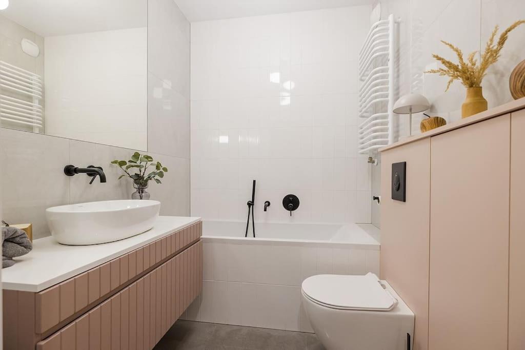Superapart Klobucka Apt345 Варшава Екстер'єр фото